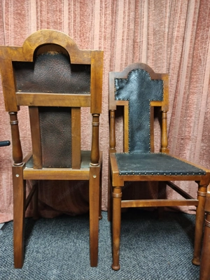 3 antike Holzstühle mit Lederbezug Bild 2