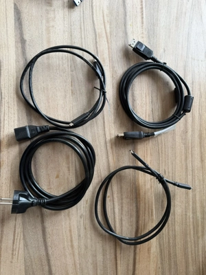 Dell UltraSharp U2722DE 27" USB-C Hub Monitor + Soundbar + Logitech Brio 4K (OVP vorhanden) Bild 3