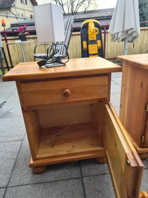 Nachttische mit lampe Bild 3