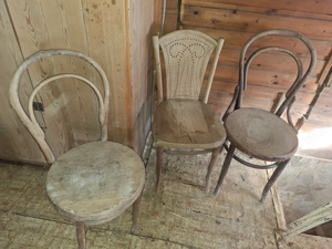 Alte Holzstühle 