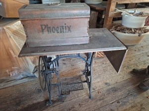 Alte Nähmaschine  Bild 3