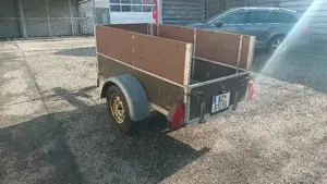 Huber gebremster Anhänger 800kg