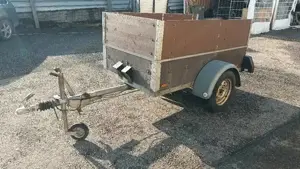 Huber gebremster Anhänger 800kg Bild 3