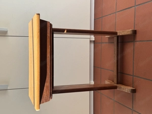 Pult mit aufklappbarem Fach Bild 2