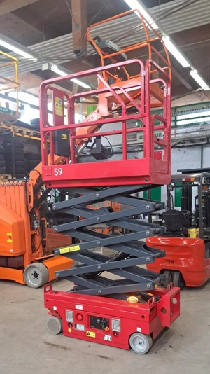 Magni ES 0708 EP Elektro Scherenarbeitsbühne Arbeitsbühne ähnlich Haulotte Genie Snorkel JLG Bild 3