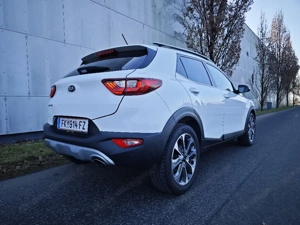 KIA Stonic 1.4 MPI GOLD SUV   Geländewagen Bild 3
