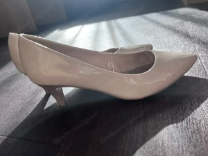 Beige Lack Pumps Gr. 40 (gebraucht kaum getragen) Bild 4