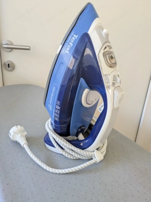 Bügelbrett mit oder ohne Bügeleisen zu verschenken Bild 2