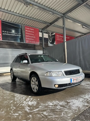 Audi A4 B5 2.4 V6 Quattro Bild 2