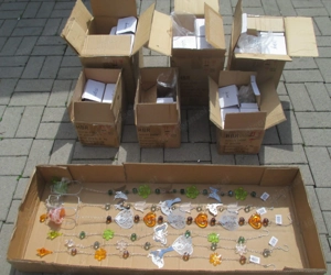 Schmuck Spielzeug Restposten Dekoration Deko Modeschmuck Hänger Ohrringe Armreifen Bild 9