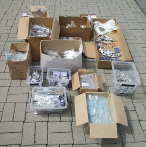 Schmuck Spielzeug Restposten Dekoration Deko Modeschmuck Hänger Ohrringe Armreifen