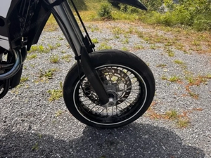 Superschöne LC4 BlackWhite Supermoto Bild 7