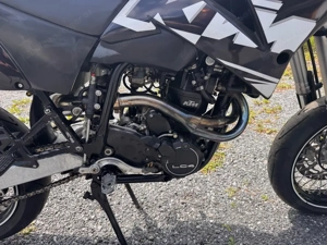 Superschöne LC4 BlackWhite Supermoto Bild 4