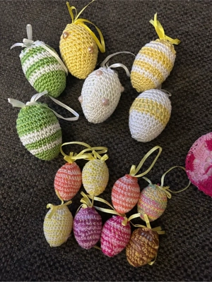 Handarbeit: verschiedene Eier, 19 Stück Bild 2