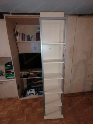 Regal zu verschenken, ca. 200 cm hoch, 30 x 40 cm, Abstellflächen 22 x 40 cm Bild 2