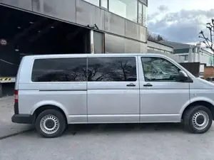 VW T5 Rentnerfahrzeug Kleinbus Bild 2