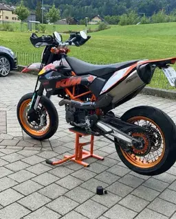 KTM 690 smc r Bild 2