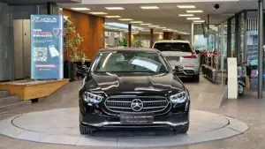 Mercedes-Benz E 220 Bild 2