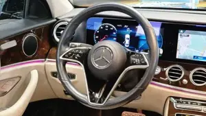 Mercedes-Benz E 220 Bild 13