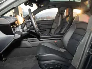 Porsche Taycan Bild 15