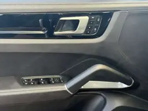 Porsche Cayenne Bild 16