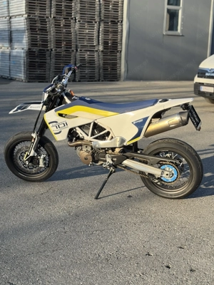 Husqvarna 701 Supermoto Bild 3