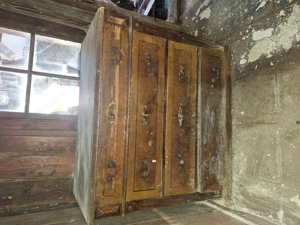 Alte Kommode  Bild 2