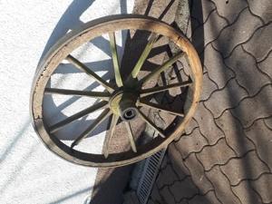 Wagenrad in Holz und Rosshalfter zum  herrichtenpro pro Stück 30 Euro Bild 3