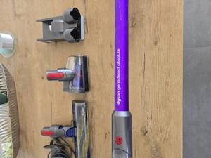 zu verkaufen Dyson Handstaubsauger Bild 2