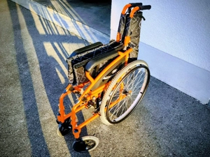 Rollstuhl faltbar leicht Bild 4