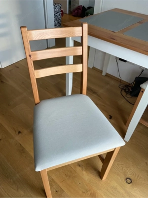 Kleiner Tisch mit zwei Stühlen Bild 2