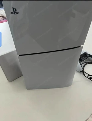 PS5 Slim mit CD-Laufwerk Bild 2