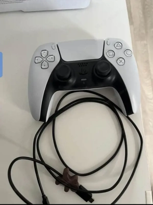 PS5 Slim mit CD-Laufwerk Bild 4