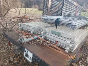 Gerüst mit Anhänger Bild 2