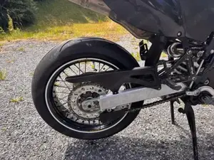 Superschöne LC4 BlackWhite Supermoto Bild 7