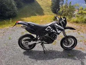 Superschöne LC4 BlackWhite Supermoto Bild 4