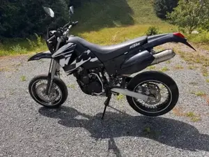 Superschöne LC4 BlackWhite Supermoto Bild 5