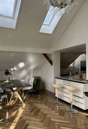 Zeitgeist im Dachgeschoss   100m2.  