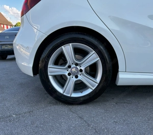 Mercedes-Benz A 160 *LED *PDC* Sportsitze*Sitzheizung* Bild 9