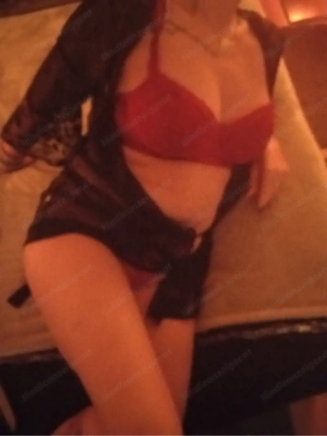 Heisse Milf ist vom 12.2 bis 22.2 ganz privat in feldkirch für dich besuchbar Bild 3