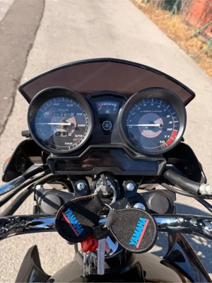 Yamaha YBR 125ccm  Bild 4
