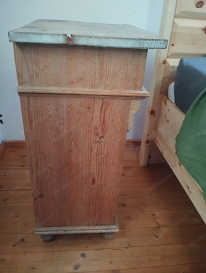 Nachtkästchen Bild 3
