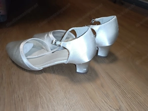 Rainbow Club Anika Brautschuh in Ivory Satin.  Bild 3