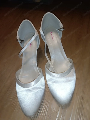 Rainbow Club Anika Brautschuh in Ivory Satin.  Bild 4