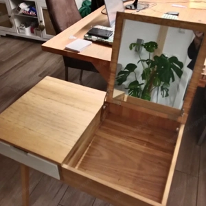 Schminktisch bzw. Schreibtisch Bild 3