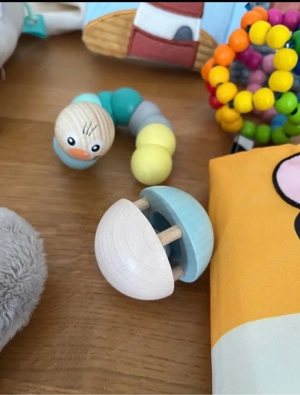 1. Baby Spielzeug Paket 2-6 Monate Bild 2