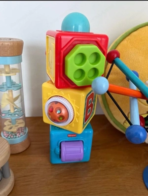 2. Baby Spielzeug Paket 6-9 Monate Bild 2