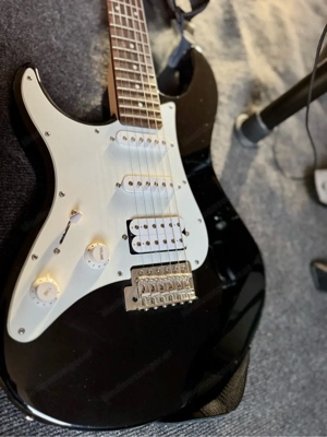 Linkshänder E-Gitarren-Set: Yamaha Pacifica 112JL + Line 6 Spider IV 15 Bild 2