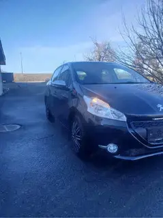 Peugeot 208 Bild 2