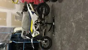 Husqvarna 701 Supermoto Bild 4